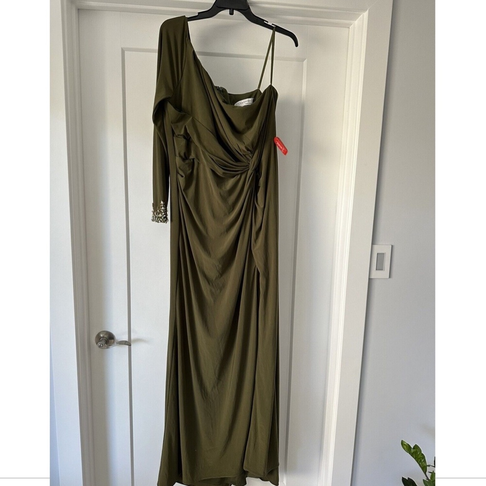 NEW $398 Mac Duggal One-Shoulder Long Sleeve Jersey Gown Size 16 - Picture 7 of 16